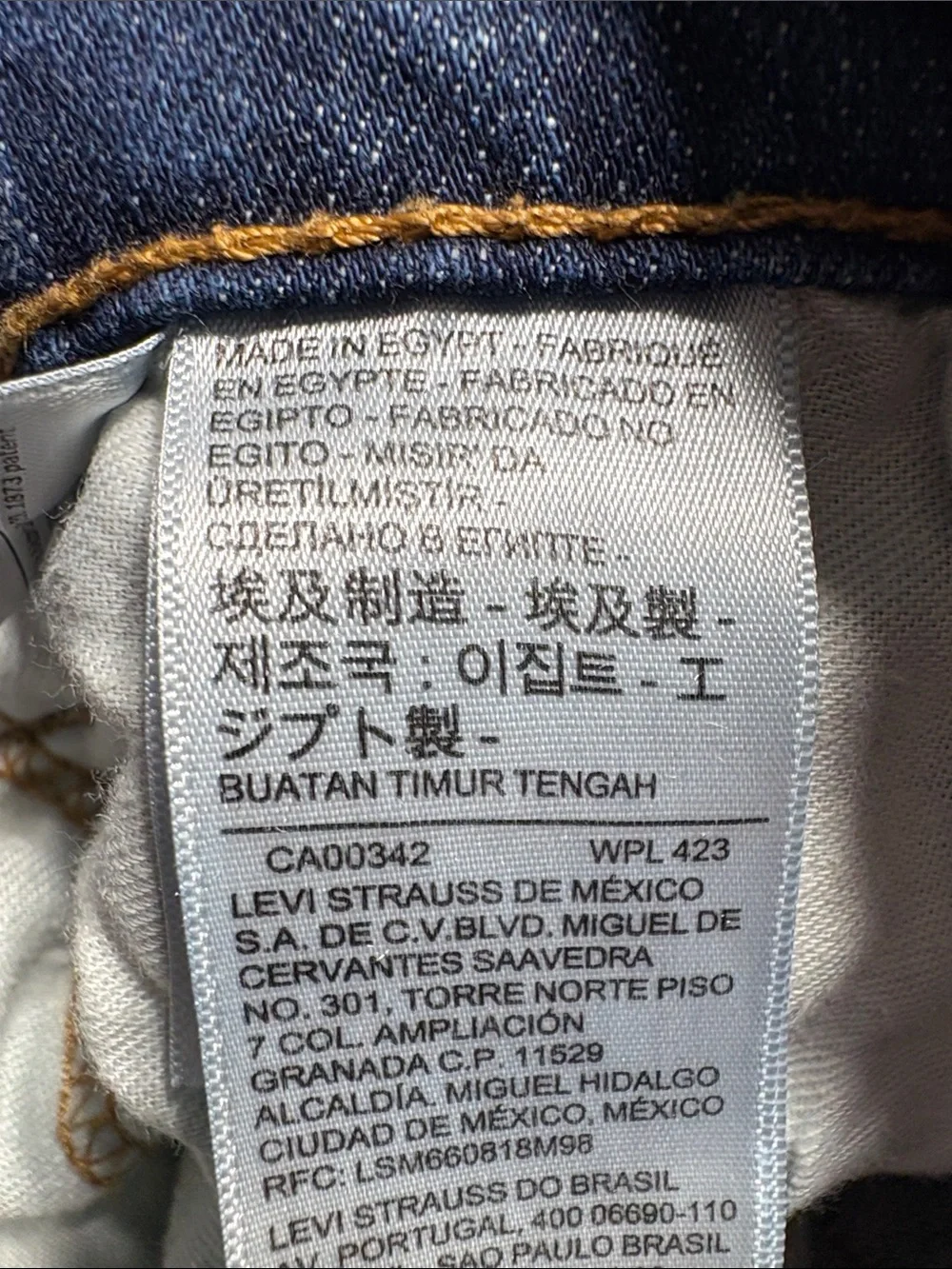 Levis medium dark